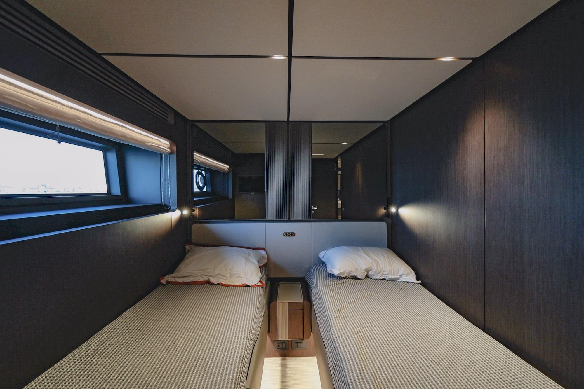 2025 FERRETTI YACHTS INFYNITO 80 